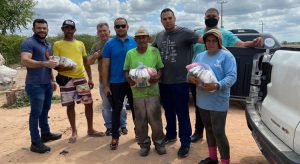 Polícia Civil faz entrega de cesta básica para famílias carentes, em Iguatu