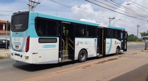 Passageiro mata a tiros suspeito de assalto a ônibus em Fortaleza