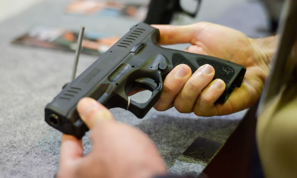 Governo Federal zera imposto de importação sobre revólveres e pistolas