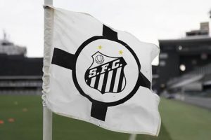 Santos anuncia saída de funcionário do clube acusado de racismo