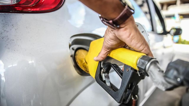 Petrobras anuncia aumento de 5% para gasolina e 4% para diesel a partir do dia 29