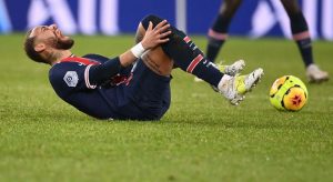 Com lesão no tornozelo, Neymar não joga mais em 2020 e voltará em janeiro