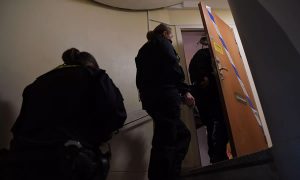 Mãe é detida na Suécia por trancar filho por quase 30 anos