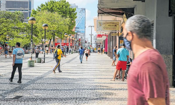 Comércio articula renovação de redução da jornada de trabalho