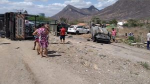 Médica, prefeita eleita de Itapajé deixa solenidade de posse para atender vítimas de acidente