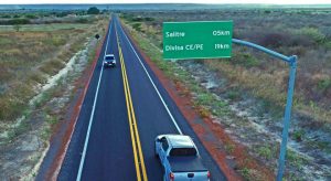 Motorista morre preso às ferragens em Salitre após o carro capotar