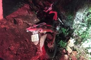 Dupla rouba moto em Juazeiro, troca tiros com a PM e veículo é recuperado