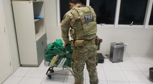 Casal é preso com mais de R$ 3,6 milhões em cocaína durante abordagem da PRF, no Ceará