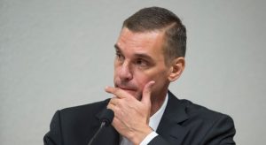 Presidente do BB fica no cargo, mantém enxugamento e reacende debate sobre privatização