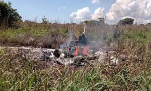 Avião com presidente e jogadores do Palmas Futebol e Regatas cai logo após decolar