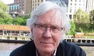 Morre Hilton Valentine, guitarrista da banda The Animals