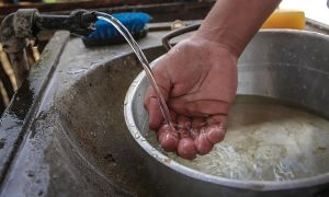 Mais de 600 mil cearenses não têm acesso à água tratada, segundo relatório da Sisagua