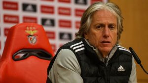 Jorge Jesus tem infecção respiratória e passa por exames