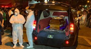 Corpo de Genival Lacerda é enterrado em Campina Grande ao som de forró pé-de-serra