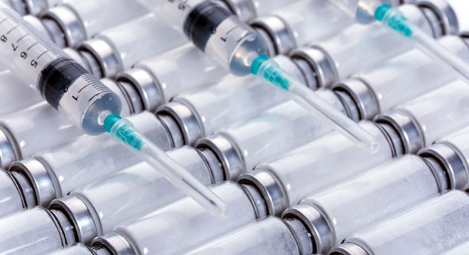 Distribuição de agulhas e seringas para vacinação contra Covid-19 começa terça-feira (19) no Ceará