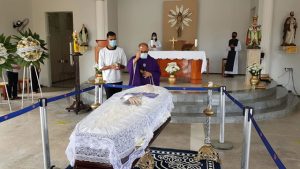 Missas de corpo presente do Monsenhor José Alves transmitidas vivo