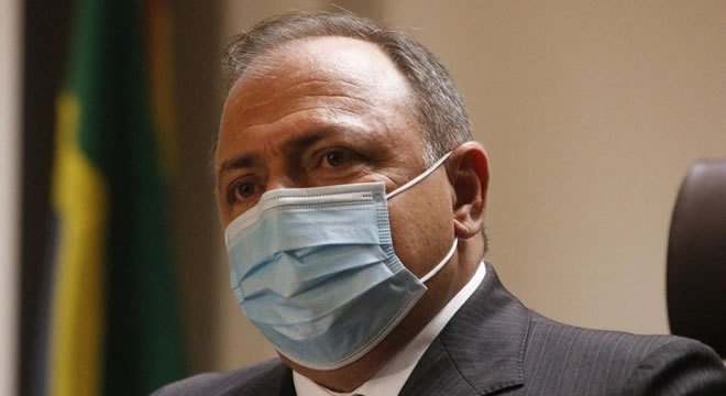 PGR pede abertura de inquérito para apurar conduta de Pazuello na crise em Manaus