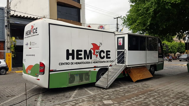 Unidade do Hemoce na Praça Padre Cícero facilita quem quer doar sangue, em Juazeiro