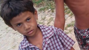 Criança de 6 anos desaparece após mãe ser espancada pelo companheiro