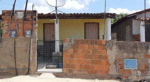 Mãe e filha são mortas a tiros dentro de casa, no Ceará