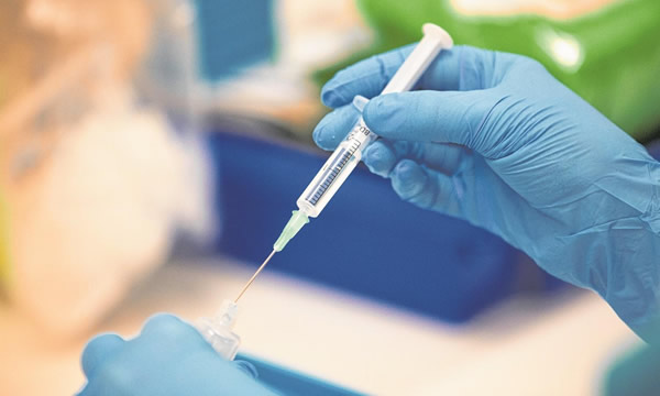 Aprece não recomenda que municípios comprem vacina contra Covid-19