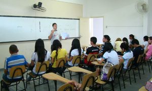 Na pandemia, cresce desistência dos alunos de cursinhos populares candidatos ao Enem no Ceará