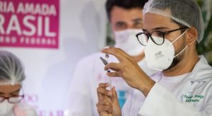 Aplicação da segunda dose da vacina contra a Covid-19 começa em 28 dias no Ceará