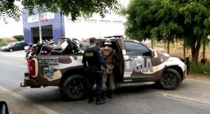 Veja imagens da "Operação Pente Fino" em Aurora por conta dos muitos assaltos