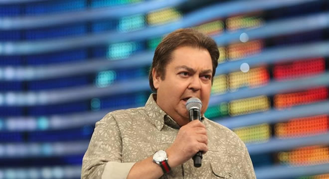 Globo nega internação de Fausto Silva: "Está fazendo um tratamento de rotina"