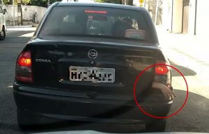 Mulher é agredida e mantida refém em porta-malas de veículo