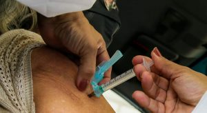 Vacinação contra Covid-19: 12 municípios do Ceará finalizam aplicação de doses recebidas