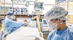 Internações de pacientes com Covid aumentam 117% em hospitais particulares em 12 dias