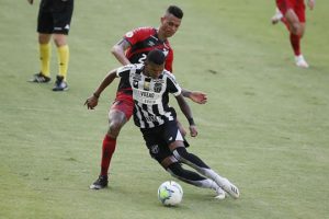 Ceará perde para Athletico/PR e deixa o G-8 da Série A do Brasileiro