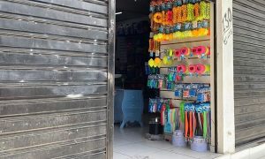 Atividades econômicas não essenciais voltam a funcionar com horário reduzido, anuncia Camilo