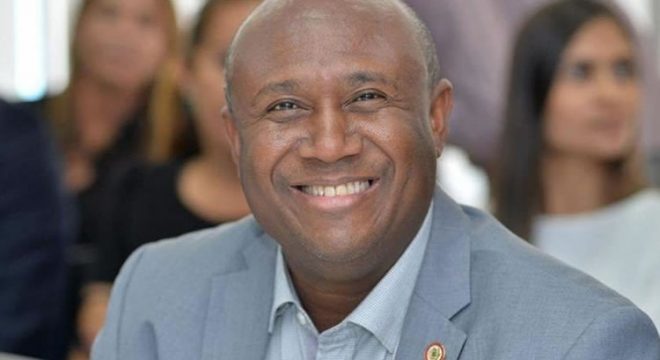 Ex-Olodum, cantor gospel Irmão Lázaro é internado em UTI com Covid-19