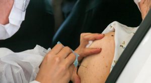 Ceará aplica 100% das doses disponíveis em 27 cidades e totaliza 137.156 vacinados contra Covid-19