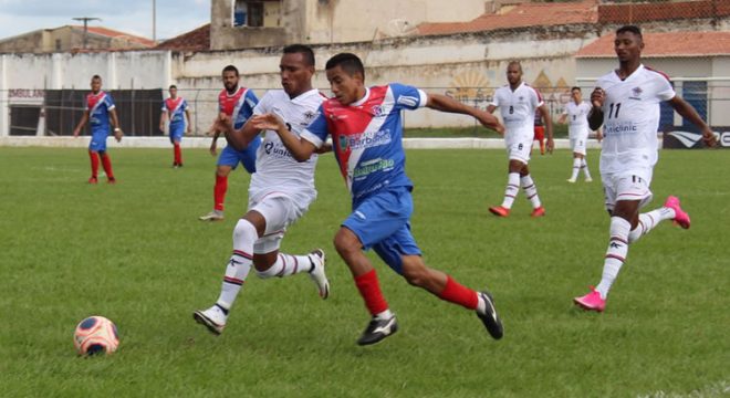 Barbalha supera crise e vence a primeira no Campeonato Cearense
