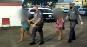 Parentes de menino de 11 anos encontrado acorrentado dizem que estão recebendo ameaças