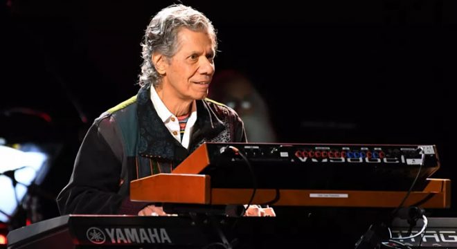 Pianista Chick Corea, lenda do jazz, morre aos 79 anos