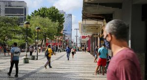 Veja como funcionarão escolas, comércio e serviços a partir de hoje no Ceará, após decreto