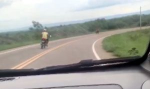 Industriário ziguezagueia na CE-060 em Juazeiro antes de morrer num acidente