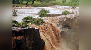 Nível do rio Salgado sobe e a Cachoeira de Missão Velha começa a transbordar