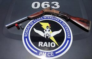 Usuários de drogas em Barbalha fogem do RAIO abandonando arma de fogo