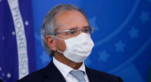 Com 71 anos, Paulo Guedes diz que já queria ter vacinado contra Covid-19