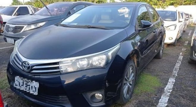 Carros, motos e caminhões apreendidos com traficantes vão a leilão no Ceará