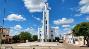 Apenas 4 cidades cearenses não registraram óbito por Covid-19 em 2021