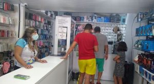 Mesmo com lockdown, lojas abrem as portas e ambulantes ficam nas ruas no Cariri e Centro-Sul