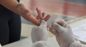 Positividade de testes rápidos para Covid-19 em farmácias cresce 32% entre dezembro e março no Ceará