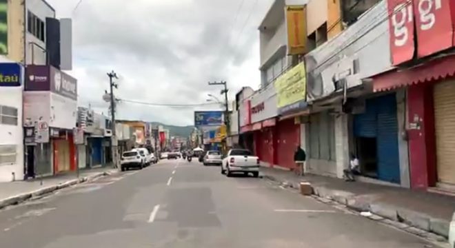 Centro de Juazeiro do Norte com tímida movimentação no primeiro dia de lockdown