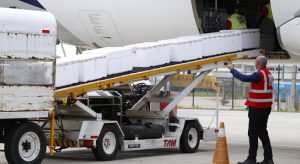 Oitavo lote de vacinas chega ao Ceará com 109.800 doses de Coronavac